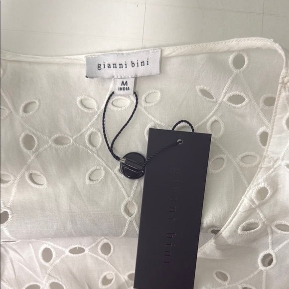 Gianni Bini Katrina White Eyelet Dress Size M - Picture 13 of 13